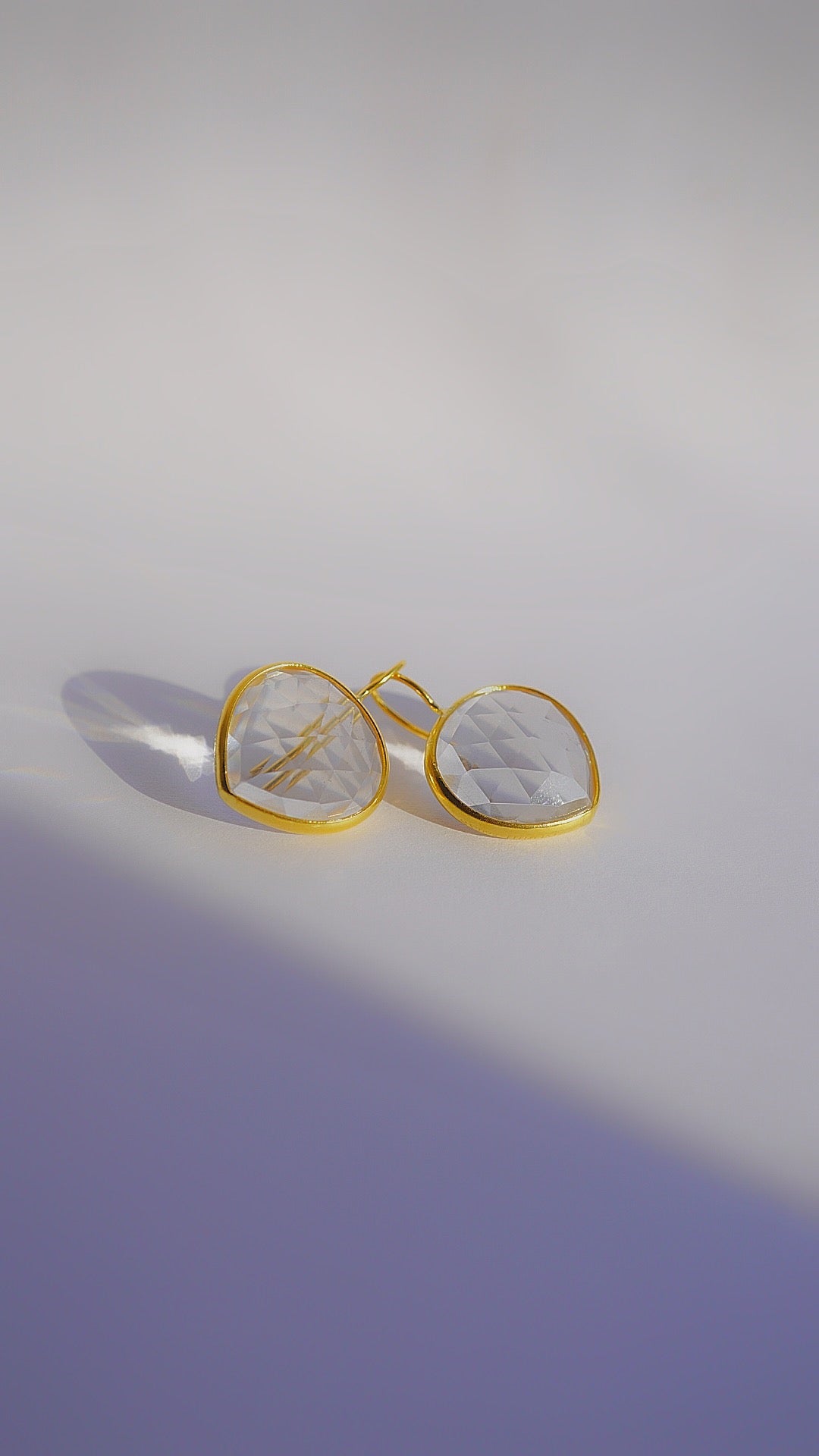 オンライン限定品 【アップサイクル企画】クリスタルクォーツハートピアス CQE51