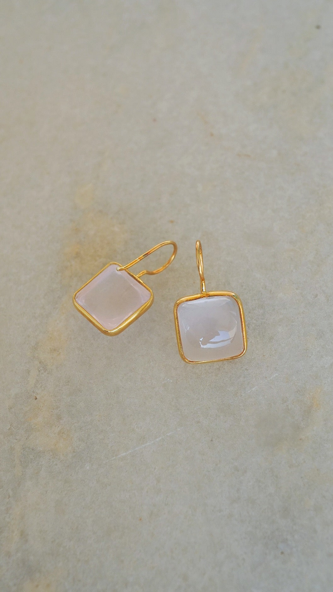 静光-せいこう　ローズクォーツピアス