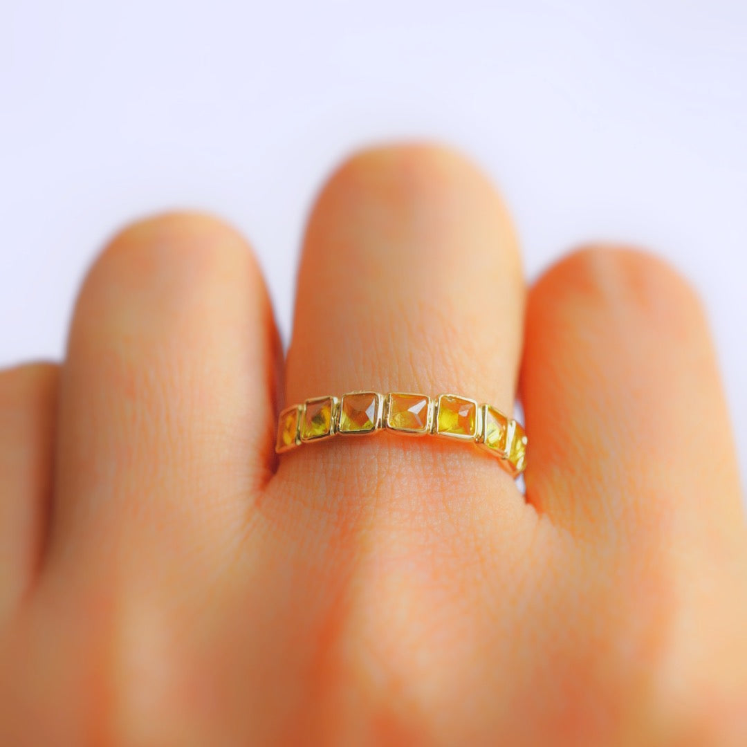 Size order small ruby ​​half eternity ring