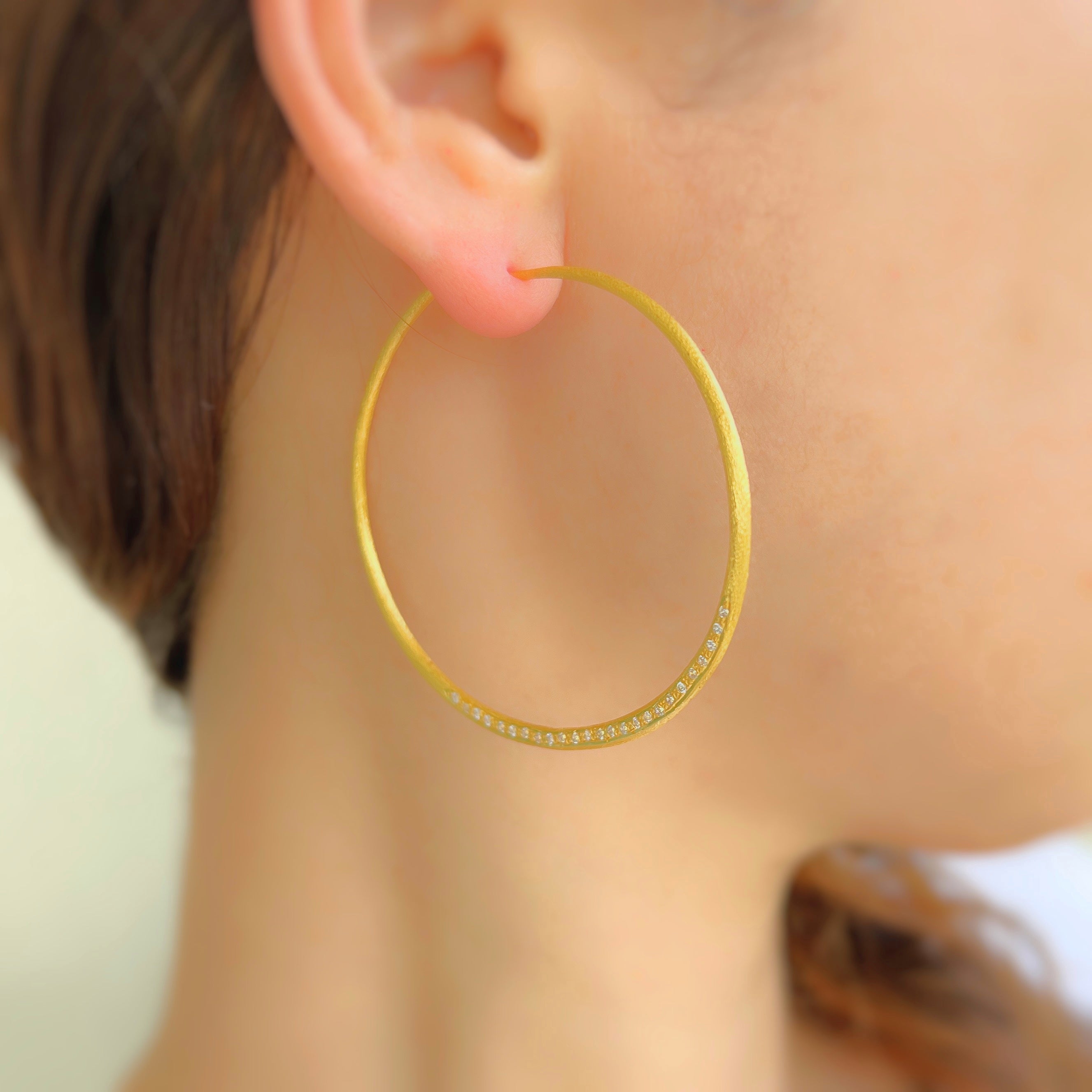 クラッシックフープピアス　シャイニー　Classic Hoop Shiny